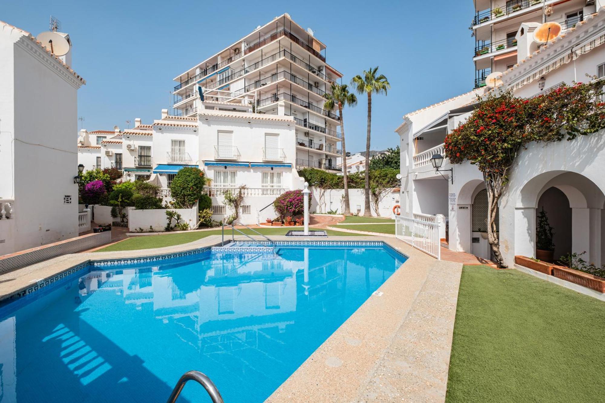 Bright Spacious 1 Bed Apartment Nerja Ngoại thất bức ảnh
