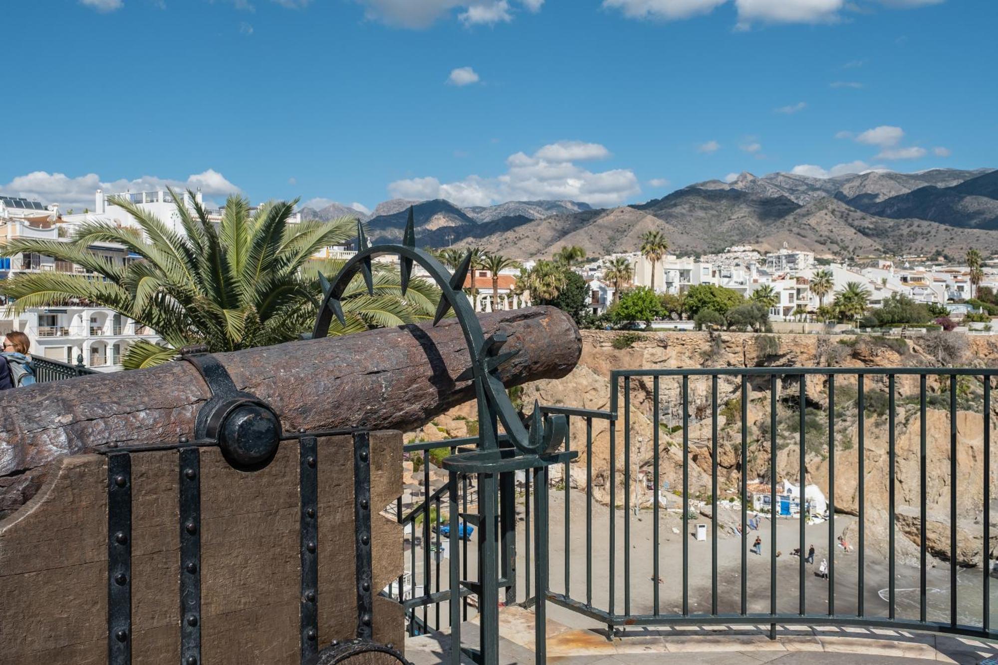 Bright Spacious 1 Bed Apartment Nerja Ngoại thất bức ảnh